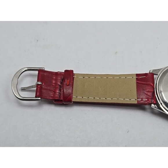 WYL Snowman Christmas Quartz Watch Red Leather Strap Novelty New Battery USA 3D - Picture 9 of 11